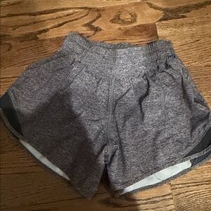 Lululemon Hotty hot grey shorts sz 2 like new